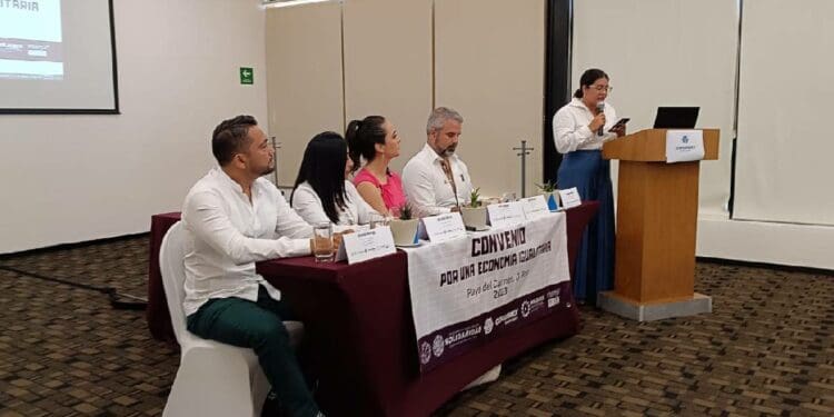 Firman acuerdo para ingresar más mujeres al mercado laboral en Solidaridad