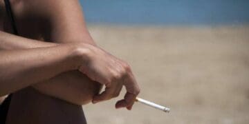 Reforzarán acciones para evitar fumadores en las costas de Playa del Carmen