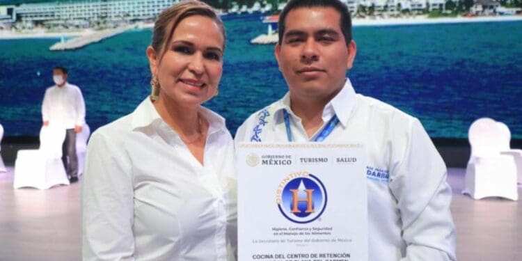 Comedor de la cárcel municipal recibió distintivo "H" por buenas prácticas: Lili Campos