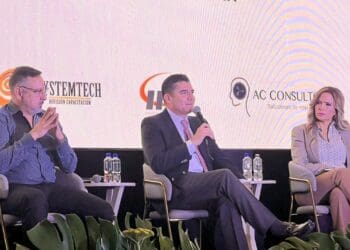 Lili Campos participa en Congreso Internacional