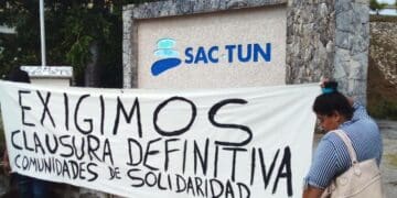 Protestan afuera de Sactun, antes Calica, para exigir cierre definitivo y resarcimiento ambiental