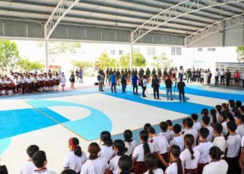 Lili Campos hace realidad cancha con domo en secundaria de Villas del Sol