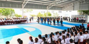 Lili Campos hace realidad cancha con domo en secundaria de Villas del Sol