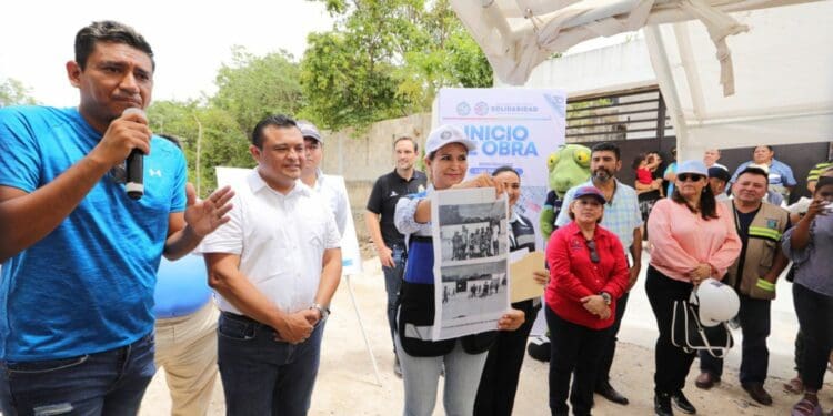 Lili Campos coloca primera piedra en Cristo Rey