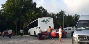 Autobús de la empresa Lipu causa fatal accidente en Playa del Carmen