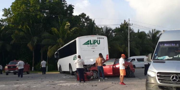 Autobús de la empresa Lipu causa fatal accidente en Playa del Carmen