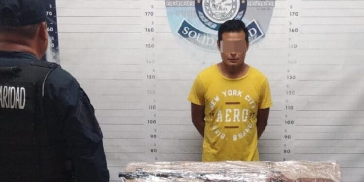 Capturan a sujeto, acusado de amenazar a una persona con un rifle en Playa del Carmen