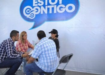 Lili Campos escuchó y resolvió peticiones ciudadanas en Mundo Hábitat