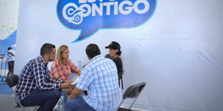 Lili Campos escuchó y resolvió peticiones ciudadanas en Mundo Hábitat