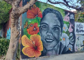 Pintan mural en memoria de Ornella, mujer italiana asesinada en Playa del Carmen
