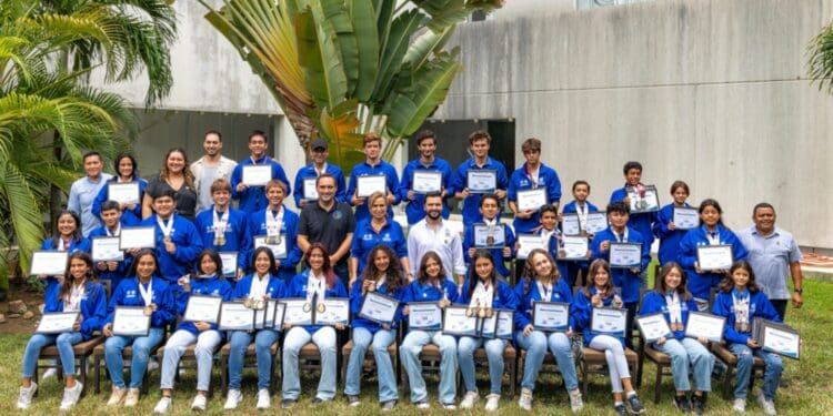 Lili Campos reconoce a los medallistas solidarenses de los Nacionales CONADE 2023