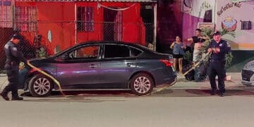 Balean fachada de una vivienda en Villas del Sol de Playa del Carmen