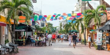 Exigen explicación a CFE por apagones en la Quinta Avenida