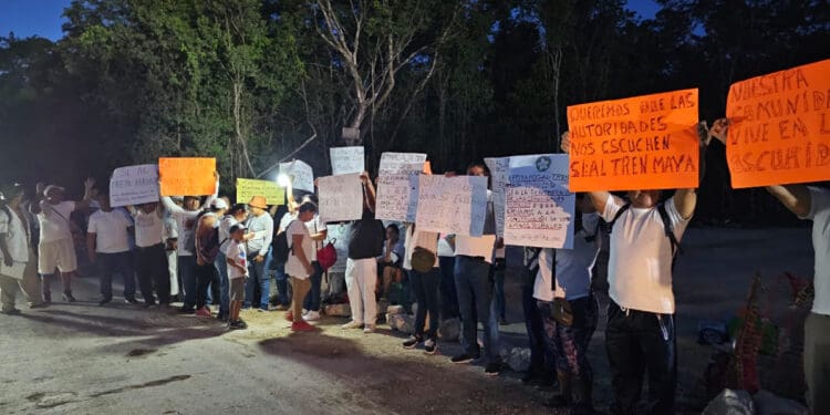 Protestan pobladores rurales de Solidaridad, para exigir a AMLO servicios básicos