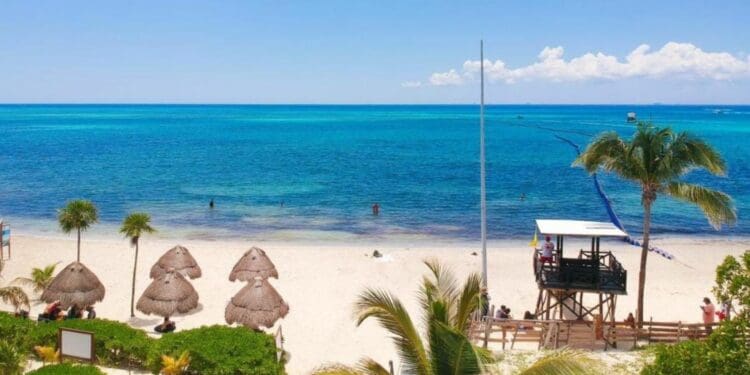 Se amplía el horario de guardavidas en Playa del Carmen por operativo de verano