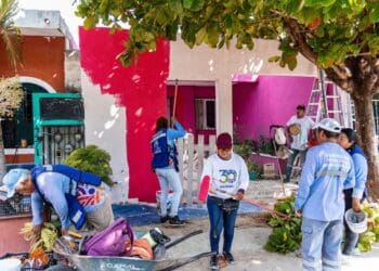 Gobierno municipal continua renovando colonias de manera integral con "Pinta tu Fachada"