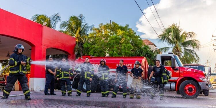 Invitan a bomberos a participar en competencia en Veracruz