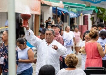 Celebran 15 años del mercado de la Colosio
