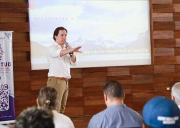 Motivan a juventud estudiantil a ampliar sus horizontes con taller internacional