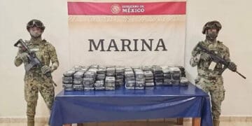 Aseguran 159 kilos de droga dentro de una embarcación volcada en Puerto Aventuras