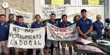 Realizan paro trabajadores de la empresa 'Cancún Adventures'