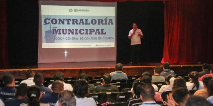 Funcionarios reciben capacitación en ética y conducta