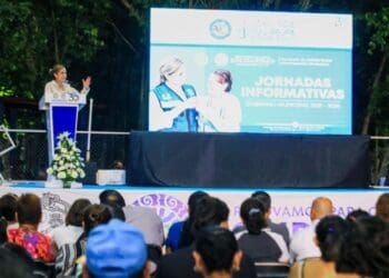 Lili Campos inicia las "Jornadas Informativas"