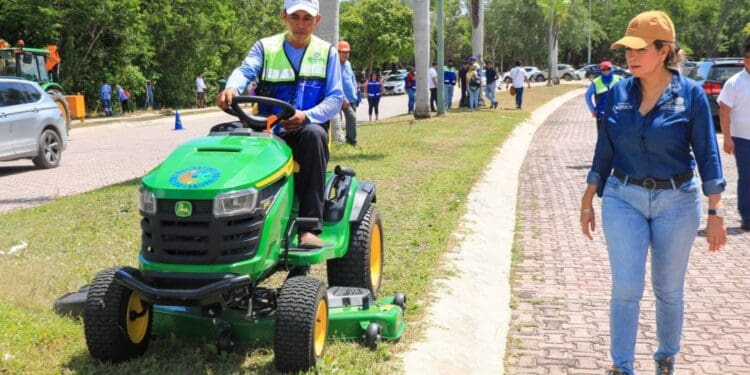 Solidaridad eficientiza la limpieza de las vialidades