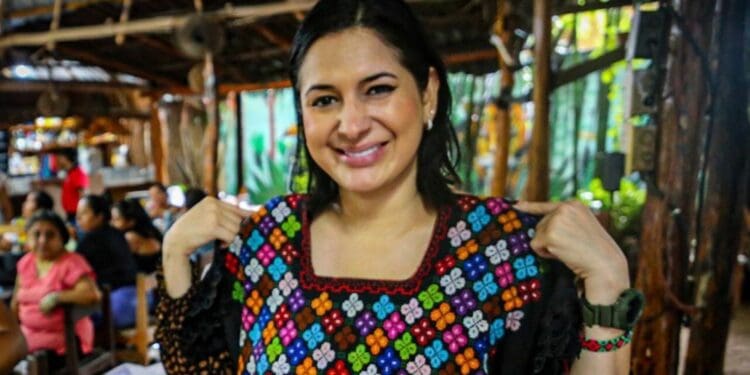 Despunta Estefanía Mercado en las preferencias ciudadanas para abanderar a la 4T en Solidaridad