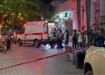 Disparan contra una persona en la Quinta Avenida de Playa del Carmen