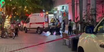 Disparan contra una persona en la Quinta Avenida de Playa del Carmen