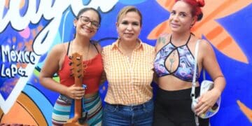 Lili Campos develó el muro “La Bamba por Playa”