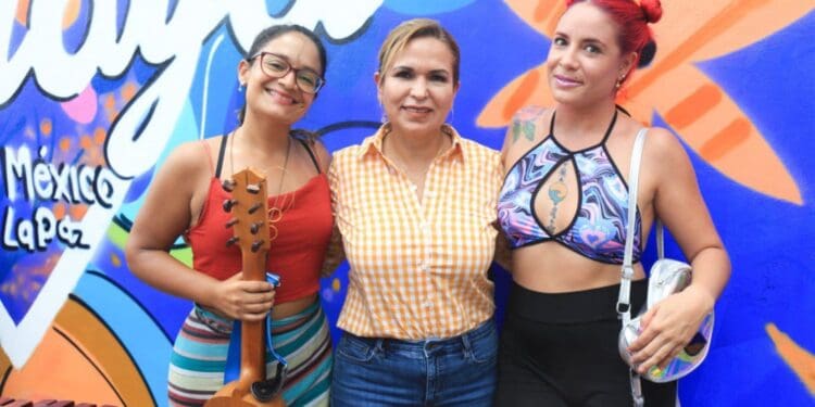Lili Campos develó el muro “La Bamba por Playa”