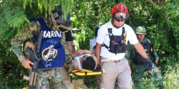 Se fortalece la protección civil; rescatan a persona en simulacro de huracán categoría 3 en Playa del Carmen
