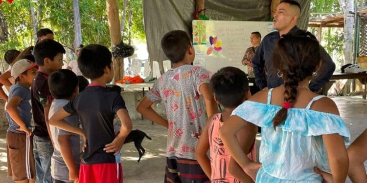 Policías Municipales llevan talleres de defensa personal y primeros auxilios a colonias y localidades