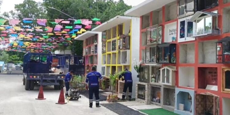 Alistan Panteón Municipal de Playa del Carmen para el Día de Muertos; recibirá hasta 11 mil personas