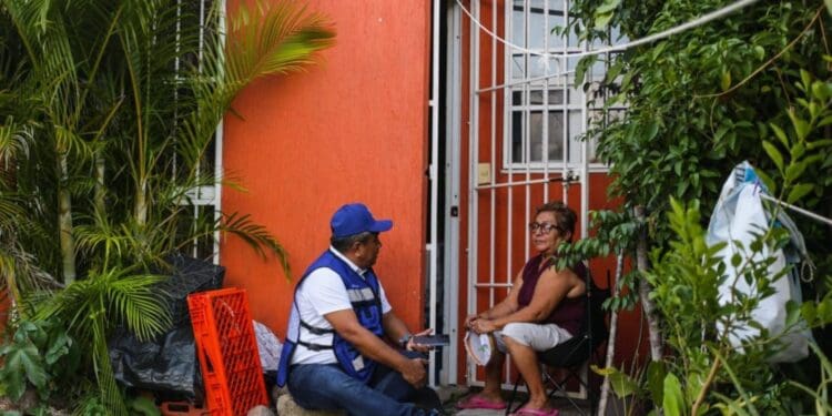 Buena aceptación de la brigada Casa por Casa del programa “PAN x tu colonia” en Solidaridad