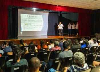 Capacitan a contribuyentes solidarenses en emisión de facturas