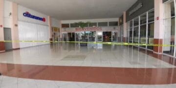 Desalojan Centro Maya en Playa del Carmen por un cortocircuito; problema fue controlado