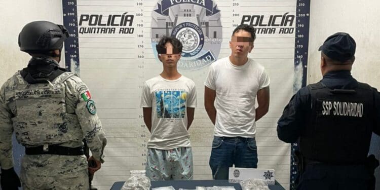 Detienen a dos personas en Solidaridad con posibles narcóticos y a otro sujeto por abuso sexual