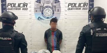 Detienen a narcomenudista menor de edad en Playa del Carmen con 580 dosis y un arma