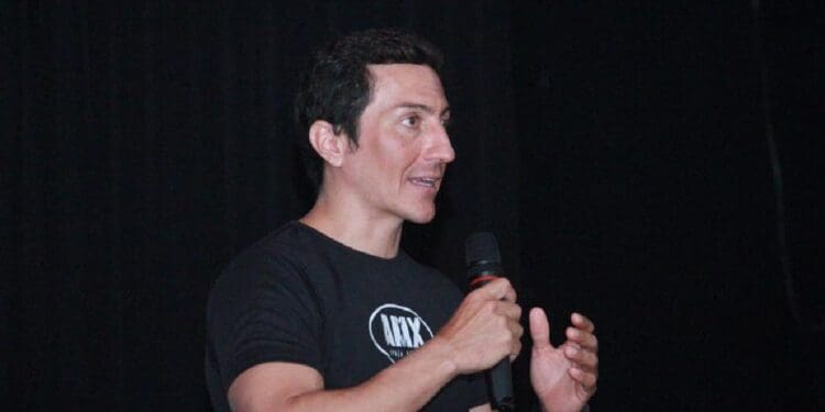 El apneista solidarense Pedro Tapia imparte charla a jóvenes estudiantes del CETMAR