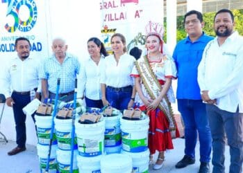 Fomenta Lili Campos valores cívicos en estudiantes