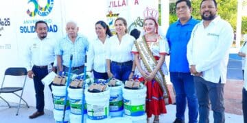 Fomenta Lili Campos valores cívicos en estudiantes