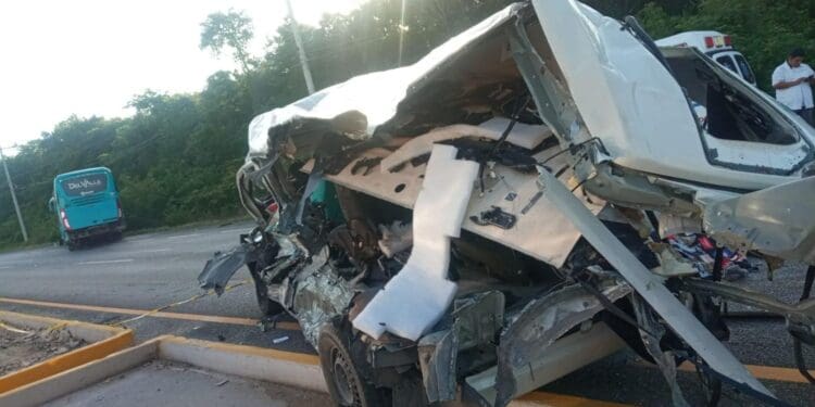Gobierno de Lili Campos apoyará a familias de las víctimas del accidente en la vía Playa del Carmen-Tulum