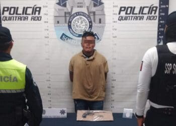 Policía Municipal de Solidaridad asegura a un sujeto por posible tentativa de homicidio y un arma de fuego