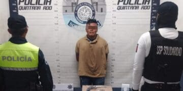 Policía Municipal de Solidaridad asegura a un sujeto por posible tentativa de homicidio y un arma de fuego