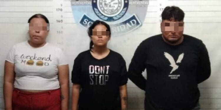 Policía Municipal de Solidaridad aseguro a 3 personas por el posible delito de robo de varios artículos digitales