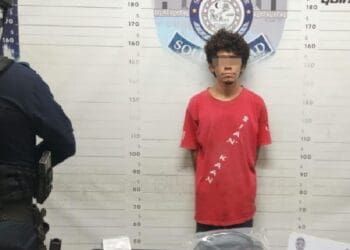 Policía Municipal de Solidaridad detiene a sujeto que tenía en posesión posibles narcóticos