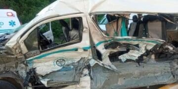 Taxistas de Playa del Carmen niegan sobrecupo en van involucrada en accidente del fin de semana